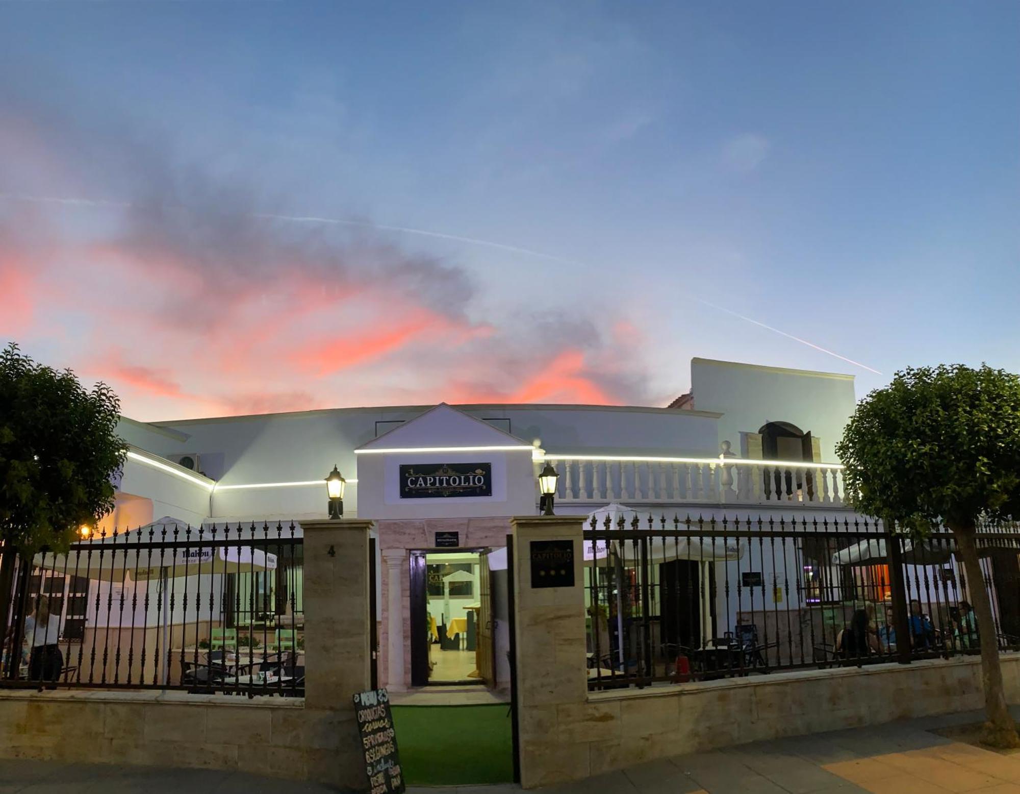 Nuevo Hotel Capitolio Valdepenas Luaran gambar