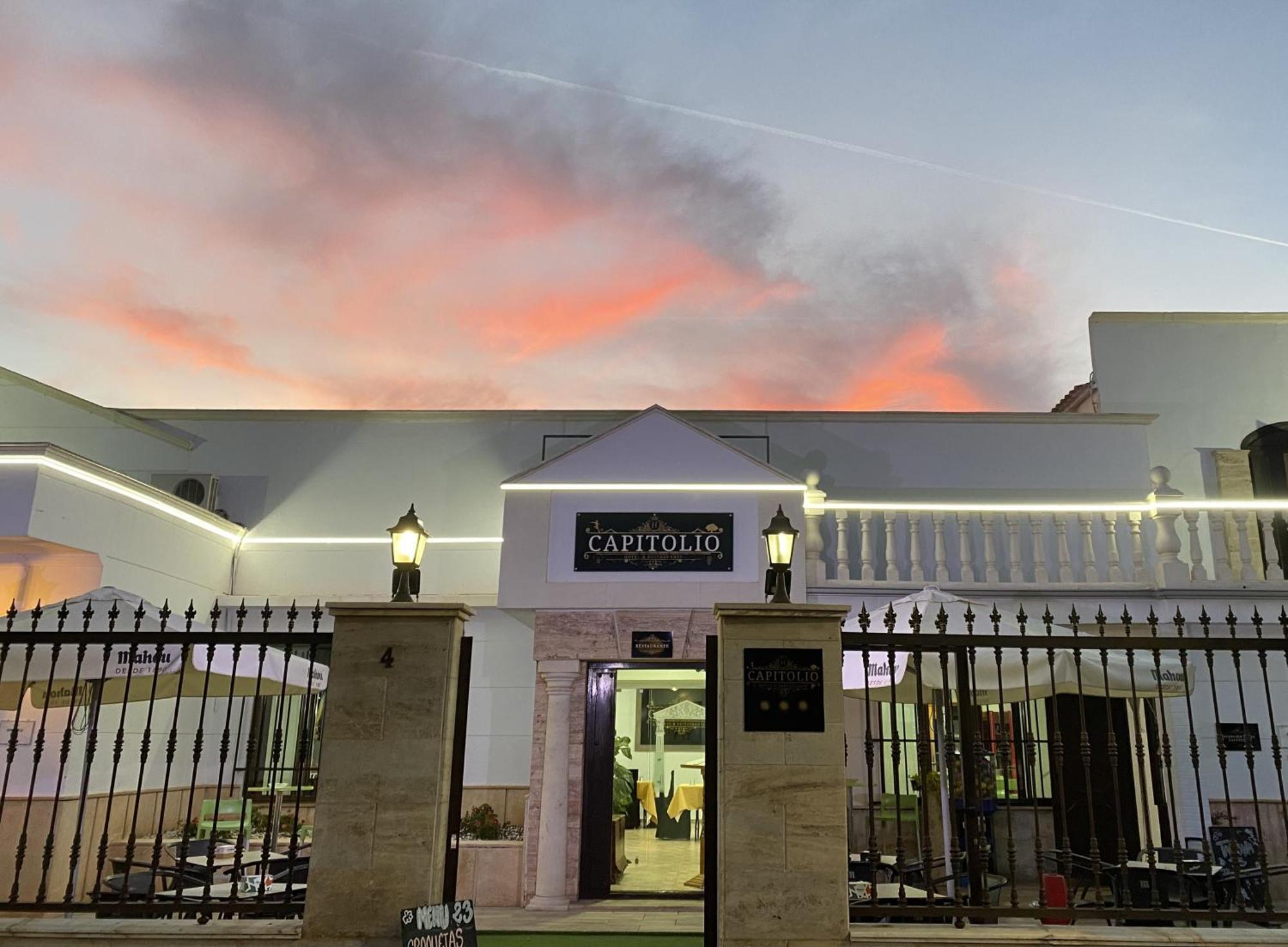 Nuevo Hotel Capitolio Valdepenas Luaran gambar